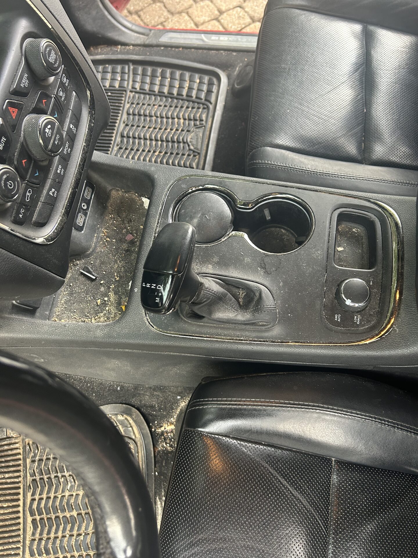 Dodge Durango dashboard before detail